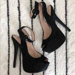LOLA SHOETIQUE Black peep toe platform heels